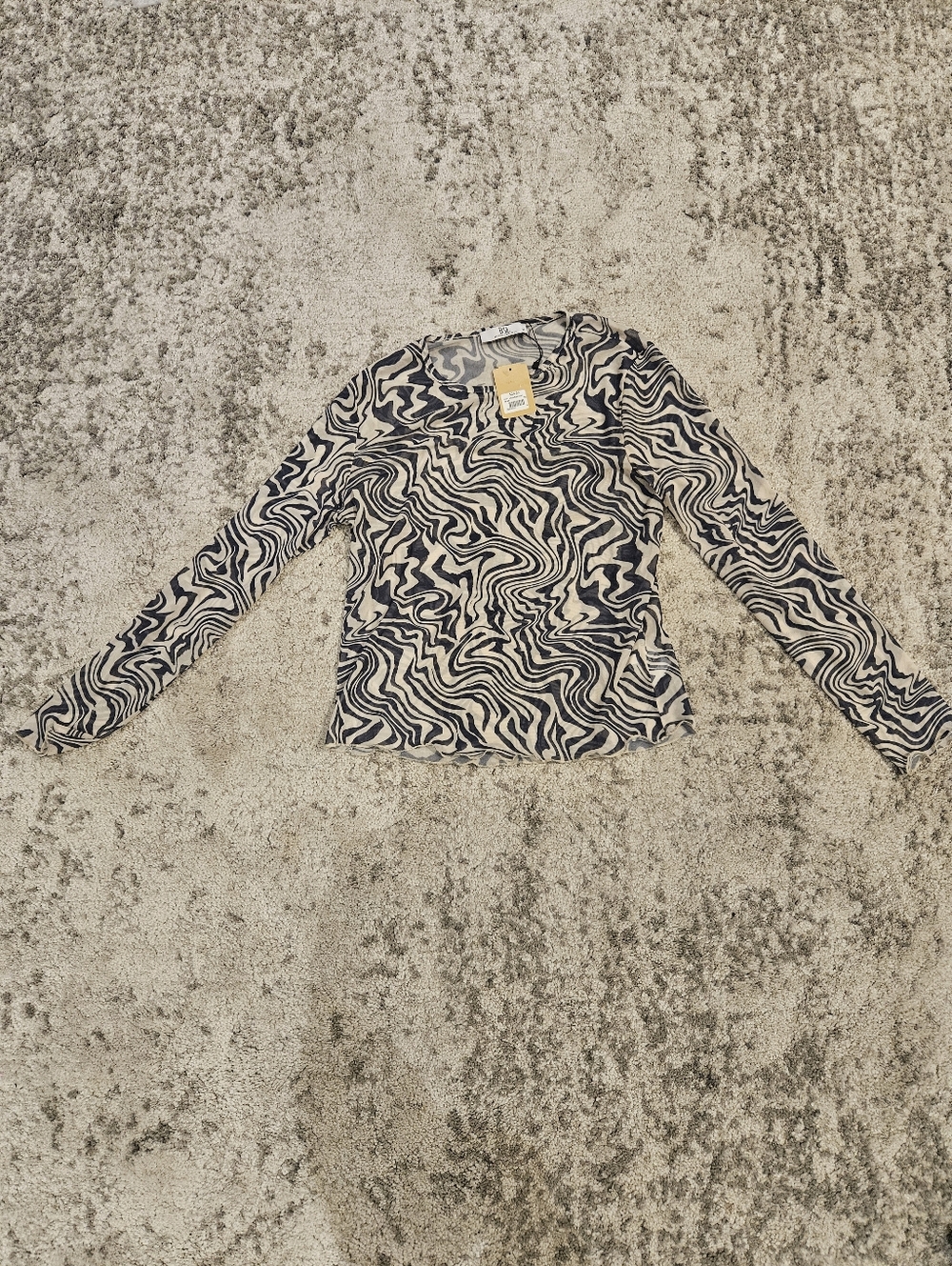 Sheer Pattern TOP NWT - Picture 2 of 8